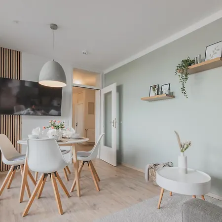 Rentaflat Hamburg 01 Am Bahnhof *