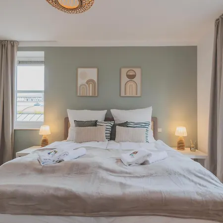 Rentaflat Hamburg 01 Am Bahnhof Lägenhet Norderstedt