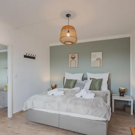 Rentaflat Hamburg 01 Am Bahnhof Lägenhet