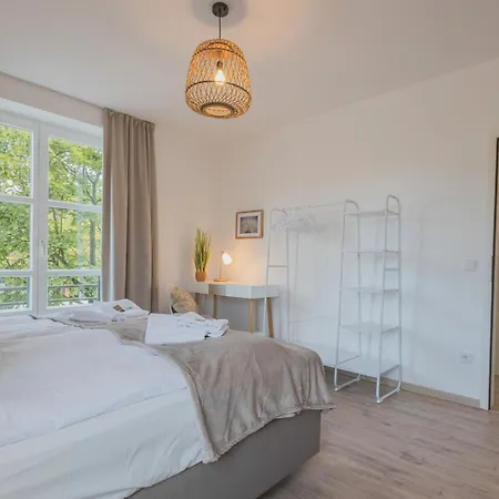 Rentaflat Hamburg 01 Am Bahnhof Lägenhet